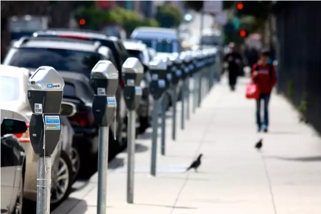   旧金山| 小心吃巨额罚单!美国老司机都不知的街头停车“潜规则”,这样停才安全