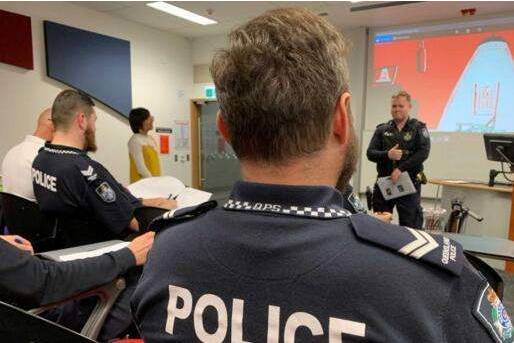 澳布里斯班警察学习汉语 方便为民众排忧解难