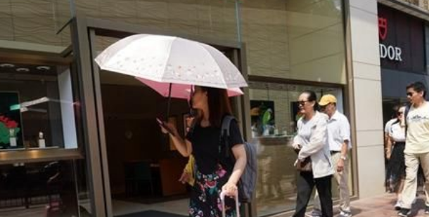 香港议员:暴力不止 旅行社春节后恐现裁员倒闭潮