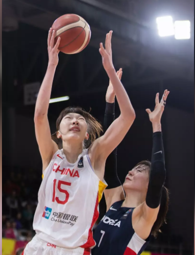 中国女篮隔12年夺亚洲杯冠军 夺冠数追平南韩！